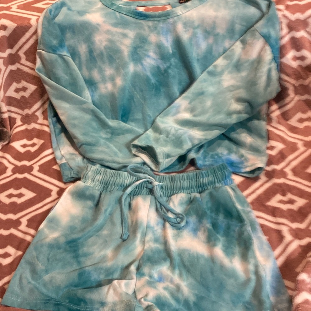 Align Collective Tye Dye 2 pc set. Size small
